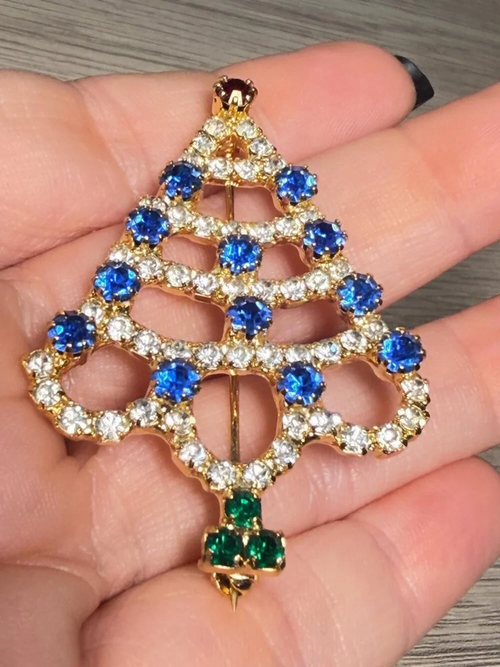Vintage Christmas Tree Brooch Rhinestone Openwork Gold Tone 3”